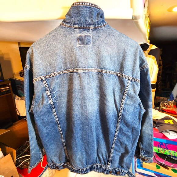 AE American Eagle Women's Jean Jacket Size XS Blue Denim Trucker Distressed - Picture 4 of 10